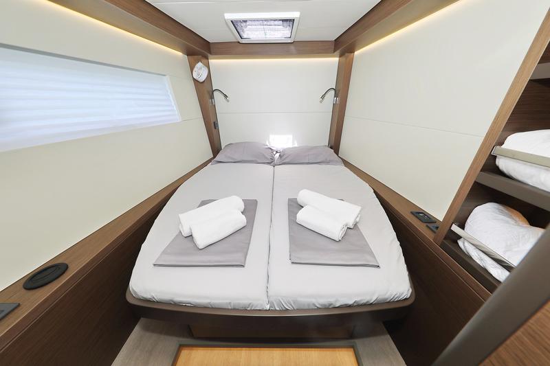 Book yachts online - catamaran - Lagoon 50 - HIGH LIFE - rent