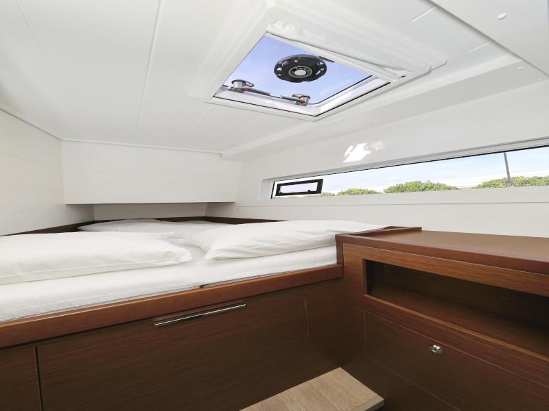 Book yachts online - catamaran - Lagoon 40 - BLUE ANGEL - rent