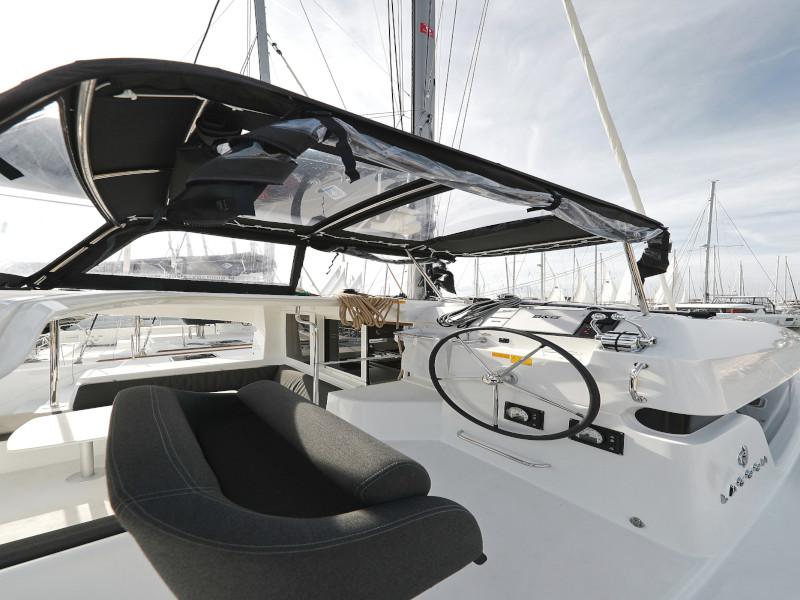 Book yachts online - catamaran - Lagoon 40 - BLUE ANGEL - rent