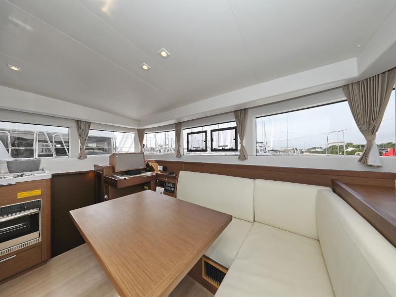 Book yachts online - catamaran - Lagoon 40 - BLUE ANGEL - rent
