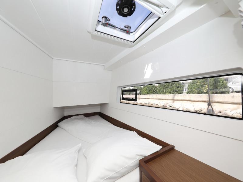 Book yachts online - catamaran - Lagoon 40 - BLUE ANGEL - rent