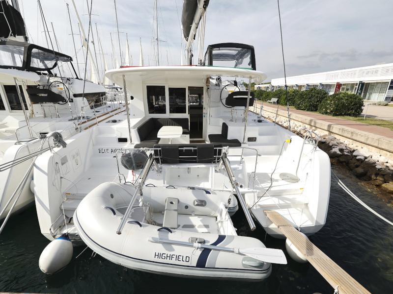 Book yachts online - catamaran - Lagoon 40 - BLUE ANGEL - rent