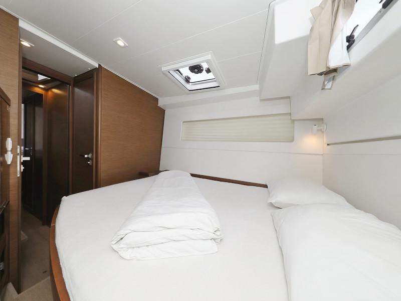 Book yachts online - catamaran - Lagoon 40 - BLUE ANGEL - rent