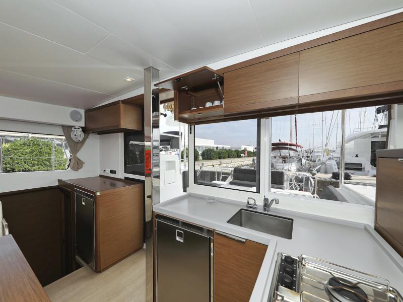 Book yachts online - catamaran - Lagoon 40 - BLUE ANGEL - rent