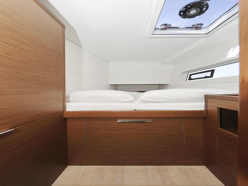 Book yachts online - catamaran - Lagoon 40 - BLUE ANGEL - rent