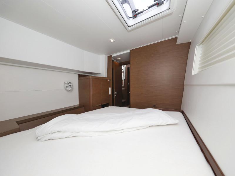 Book yachts online - catamaran - Lagoon 40 - BLUE ANGEL - rent