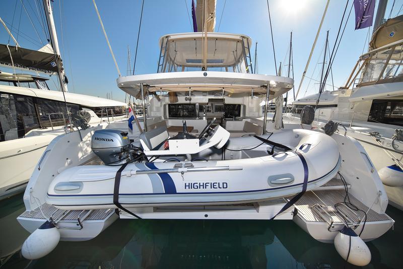 Book yachts online - catamaran - Lagoon 46 - MAJESTIC - rent