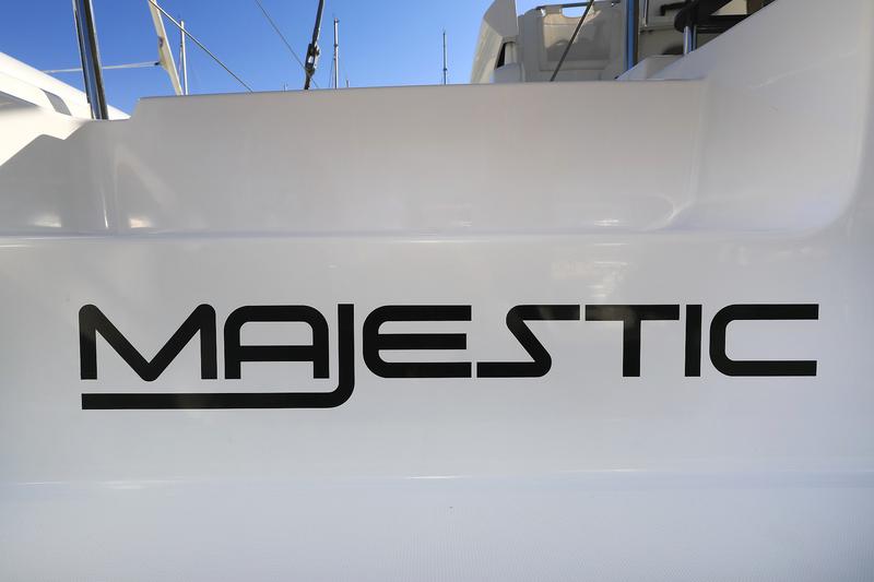 Book yachts online - catamaran - Lagoon 46 - MAJESTIC - rent