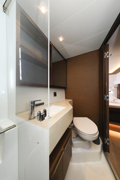 Book yachts online - catamaran - Lagoon 46 - MAJESTIC - rent