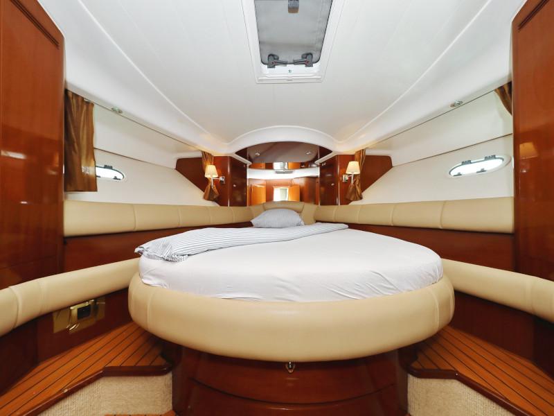 Book yachts online - motorboat - Prestige 46 Fly - ANIMA MARIS - rent