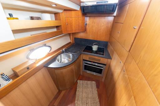 Book yachts online - motorboat - Alena 56 - MARIS - rent