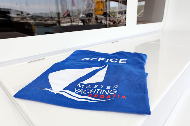 Book yachts online - catamaran - Lagoon 52 - SEA DWELLER  - rent