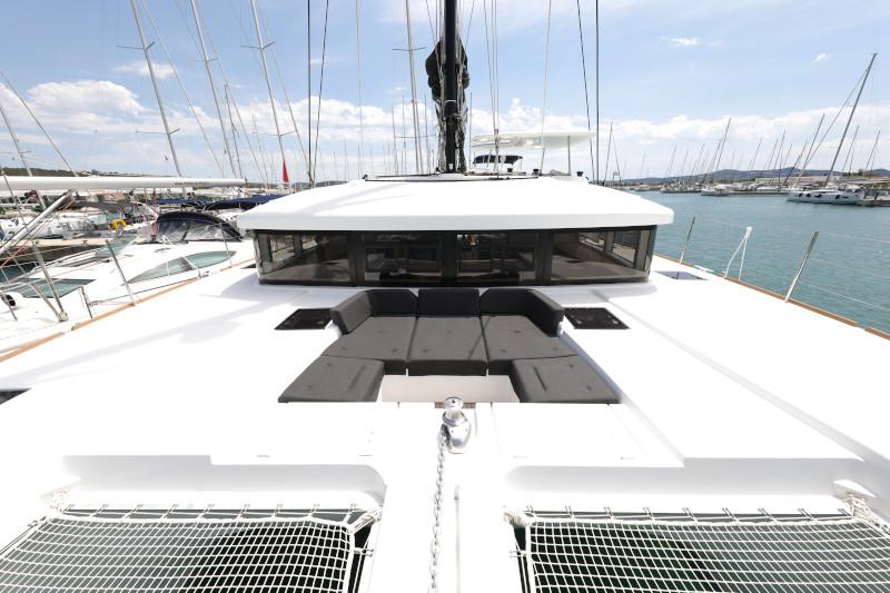 Book yachts online - catamaran - Lagoon 52 - SEA DWELLER  - rent