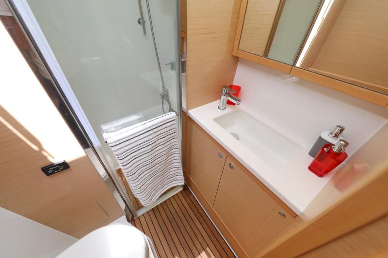 Book yachts online - catamaran - Lagoon 52 - SEA DWELLER  - rent