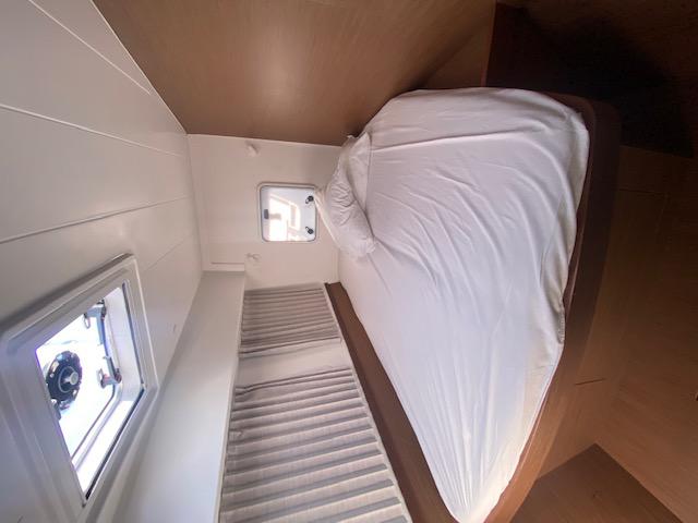 Book yachts online - catamaran - Lagoon 42 - FAT CAT - rent