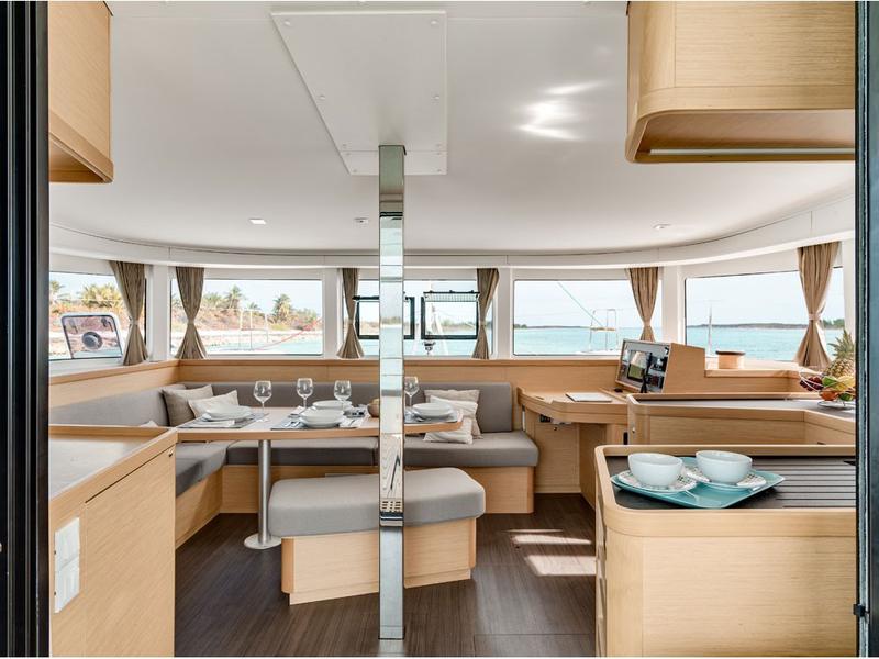Book yachts online - catamaran - Lagoon 42 - FAT CAT - rent