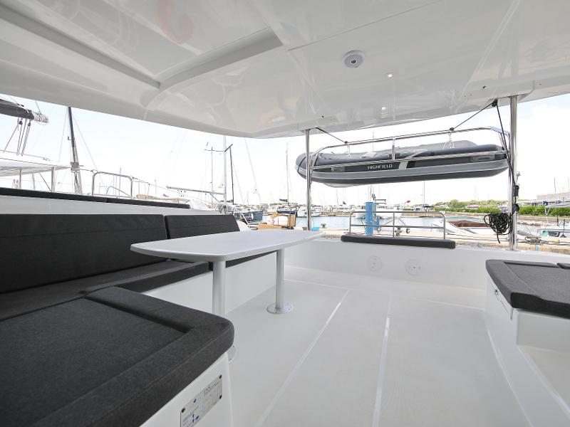 Book yachts online - catamaran - Lagoon 42 - MASTERPIECE - rent
