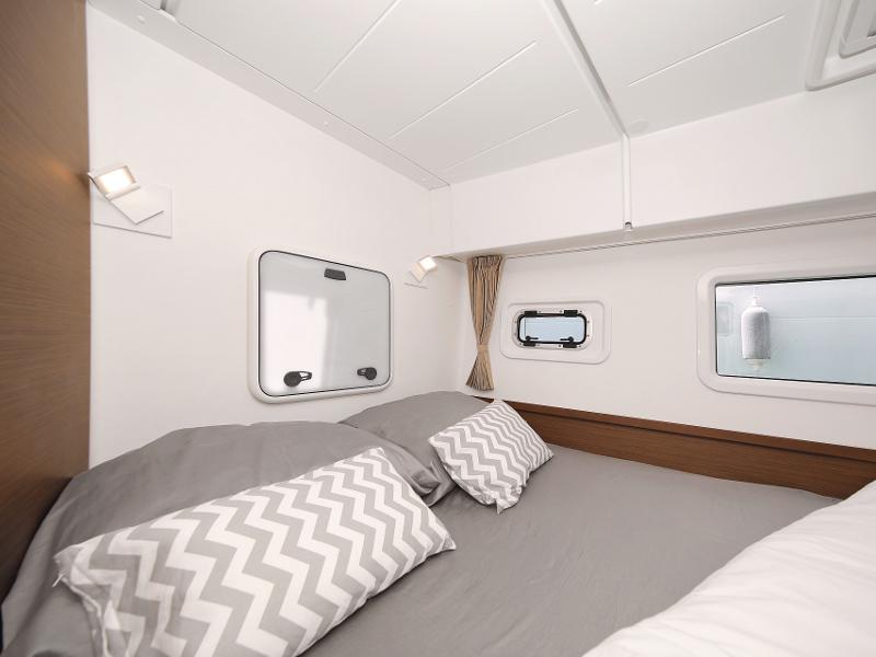 Book yachts online - catamaran - Lagoon 42 - MASTERPIECE - rent