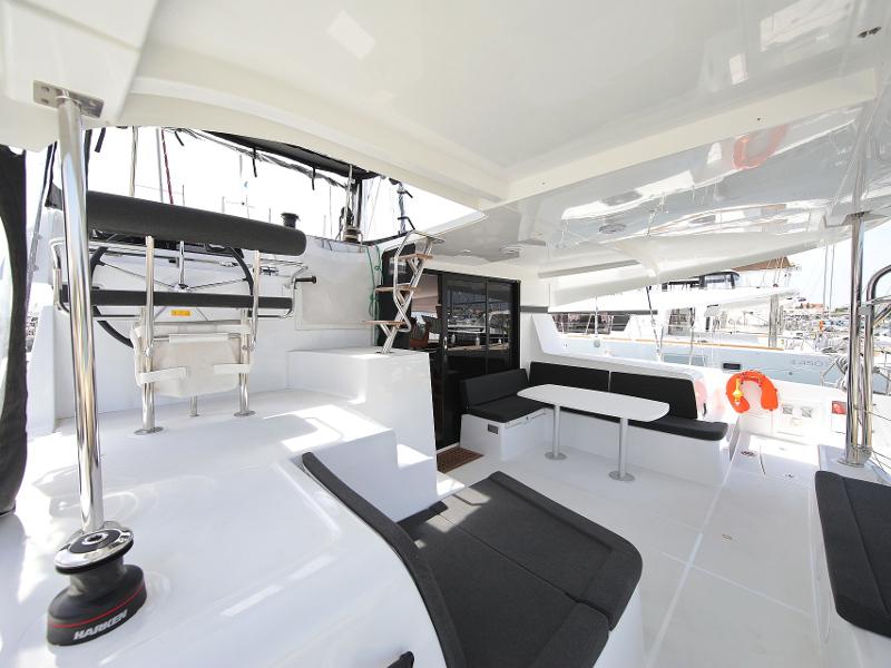 Book yachts online - catamaran - Lagoon 42 - MASTERPIECE - rent