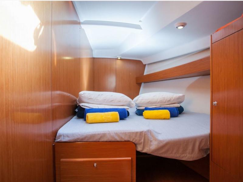 Book yachts online - sailboat - Cyclades 50.5 - PINTA - rent