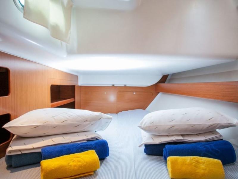 Book yachts online - sailboat - Cyclades 50.5 - PINTA - rent