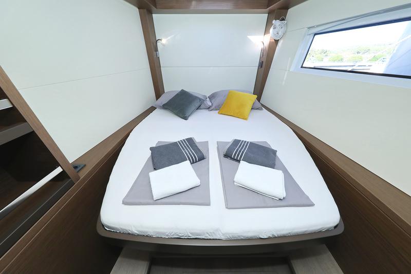 Book yachts online - catamaran - Lagoon 50 - CELESTE DEL MAR - rent