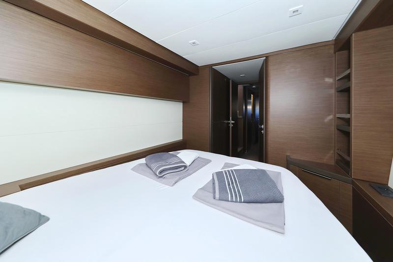 Book yachts online - catamaran - Lagoon 50 - CELESTE DEL MAR - rent