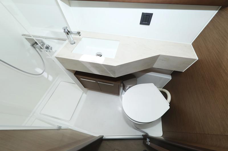 Book yachts online - catamaran - Lagoon 46 - PANOS - rent