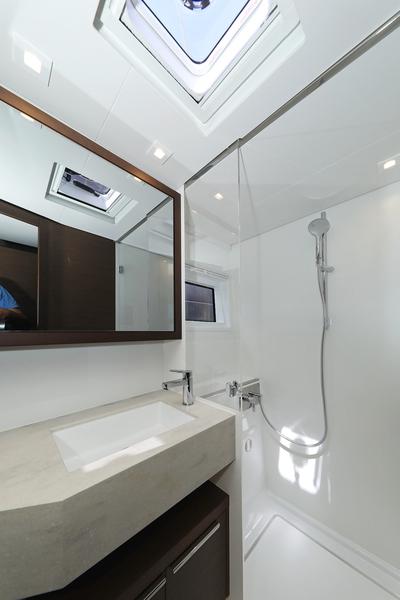 Book yachts online - catamaran - Lagoon 46 - PANOS - rent