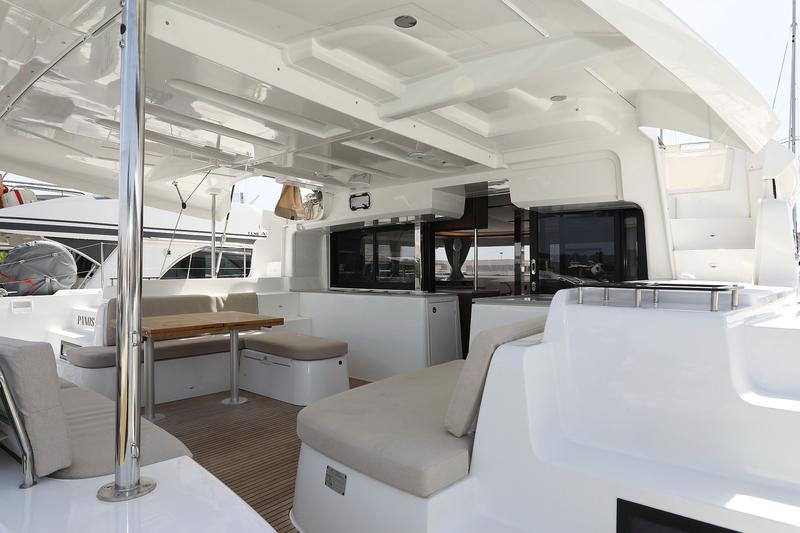Book yachts online - catamaran - Lagoon 46 - PANOS - rent