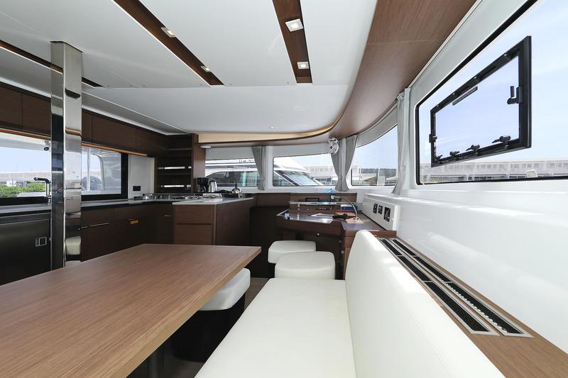 Book yachts online - catamaran - Lagoon 46 - PANOS - rent