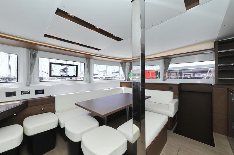 Book yachts online - catamaran - Lagoon 46 - PANOS - rent