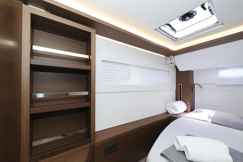 Book yachts online - catamaran - Lagoon 46 - PANOS - rent