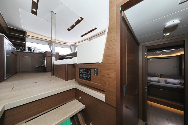 Book yachts online - catamaran - Lagoon 46 - PANOS - rent