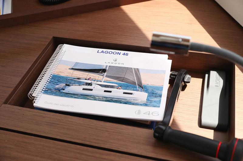 Book yachts online - catamaran - Lagoon 46 - PANOS - rent