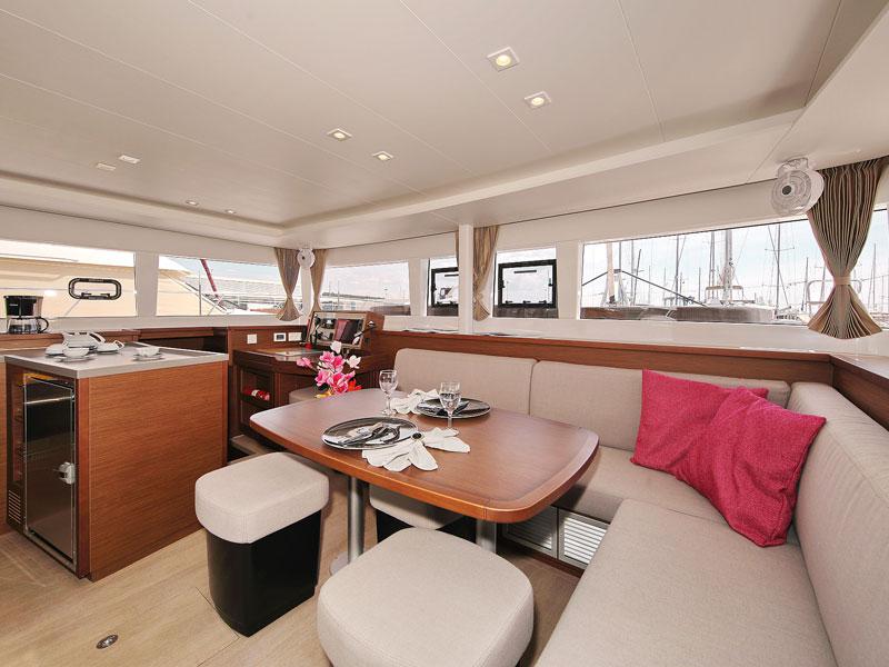 Book yachts online - catamaran - Lagoon 450 F - PARADISE - rent