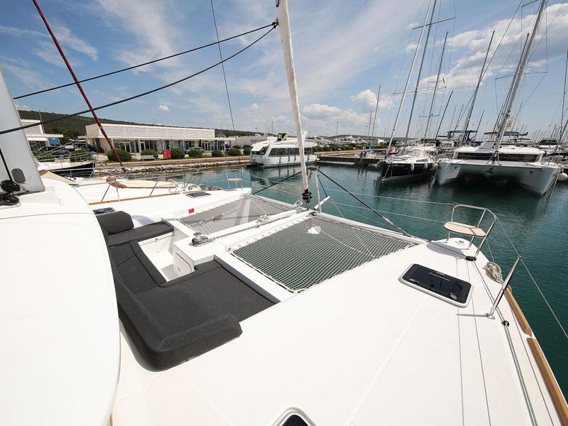 Book yachts online - catamaran - Lagoon 450 F - PARADISE - rent