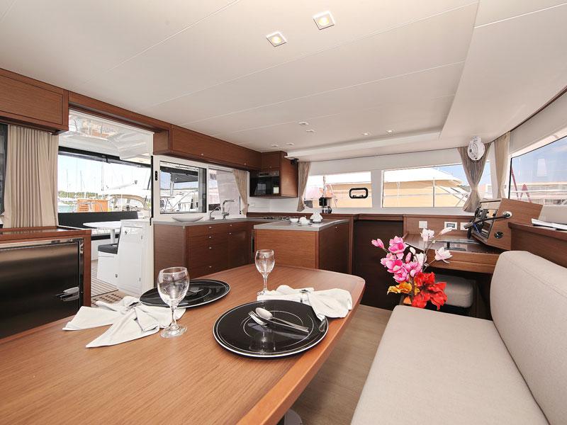 Book yachts online - catamaran - Lagoon 450 F - PARADISE - rent