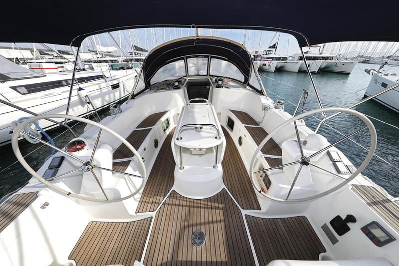 Book yachts online - sailboat - Sun Odyssey 45 - Lejla - rent