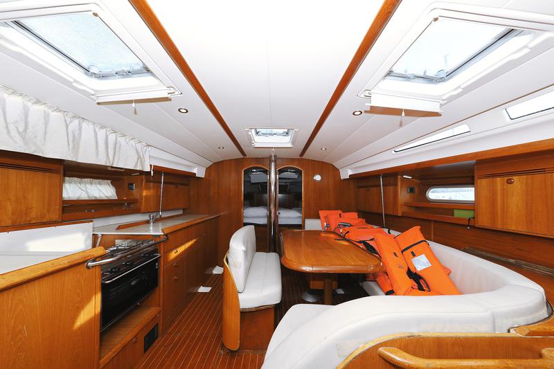 Book yachts online - sailboat - Sun Odyssey 45 - Lejla - rent
