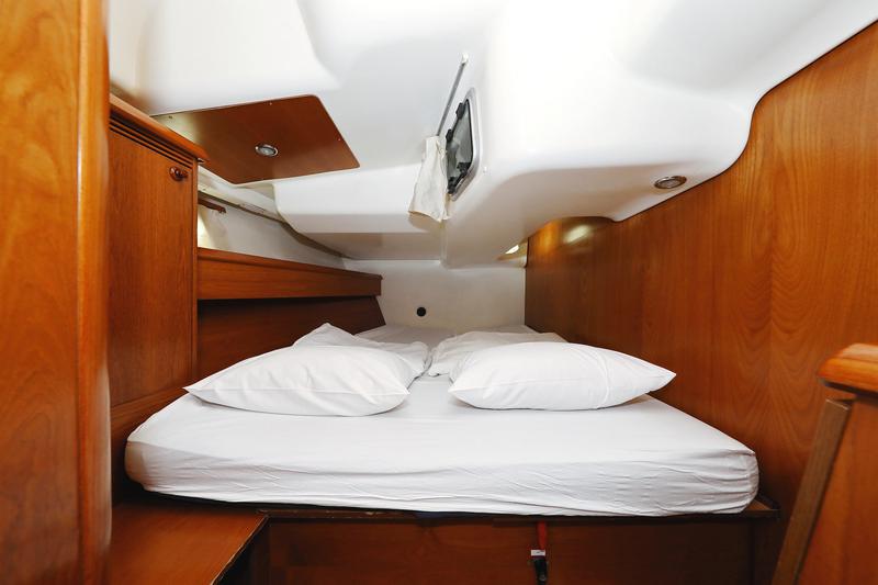 Book yachts online - sailboat - Sun Odyssey 45 - Lejla - rent