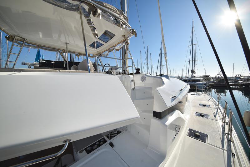 Book yachts online - catamaran - Lagoon 50 - LUX - rent