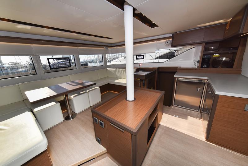 Book yachts online - catamaran - Lagoon 50 - LUX - rent