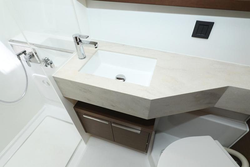 Book yachts online - catamaran - Lagoon 46 - WHITE PEARL - rent