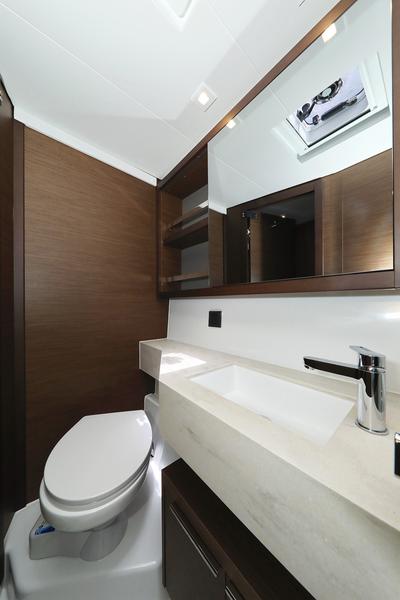 Book yachts online - catamaran - Lagoon 46 - WHITE PEARL - rent