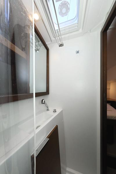 Book yachts online - catamaran - Lagoon 40 - GIMME KISS - rent