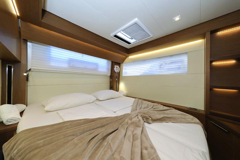 Book yachts online - catamaran - Lagoon 50- owner version - RAGNAR - rent