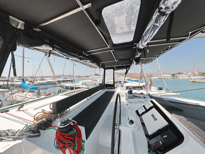 Book yachts online - catamaran - Lagoon 450 F - HOT STUFF - rent