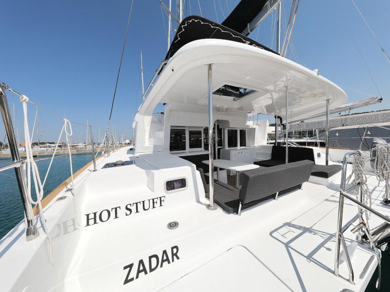 Book yachts online - catamaran - Lagoon 450 F - HOT STUFF - rent