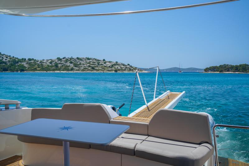 Book yachts online - motorboat - Aicon 56 - NUDGE - rent